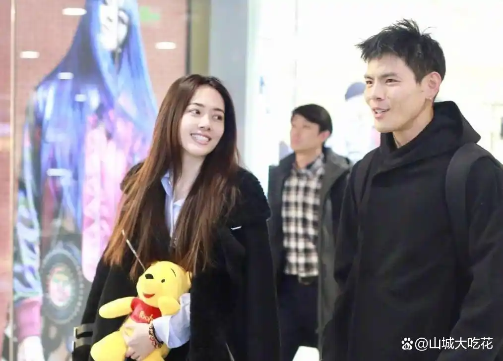 娱乐圈谁在追郭碧婷_向佐郭碧婷感情真相_向太撮合向佐郭碧婷内幕